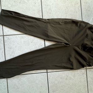 Lululemon size 8